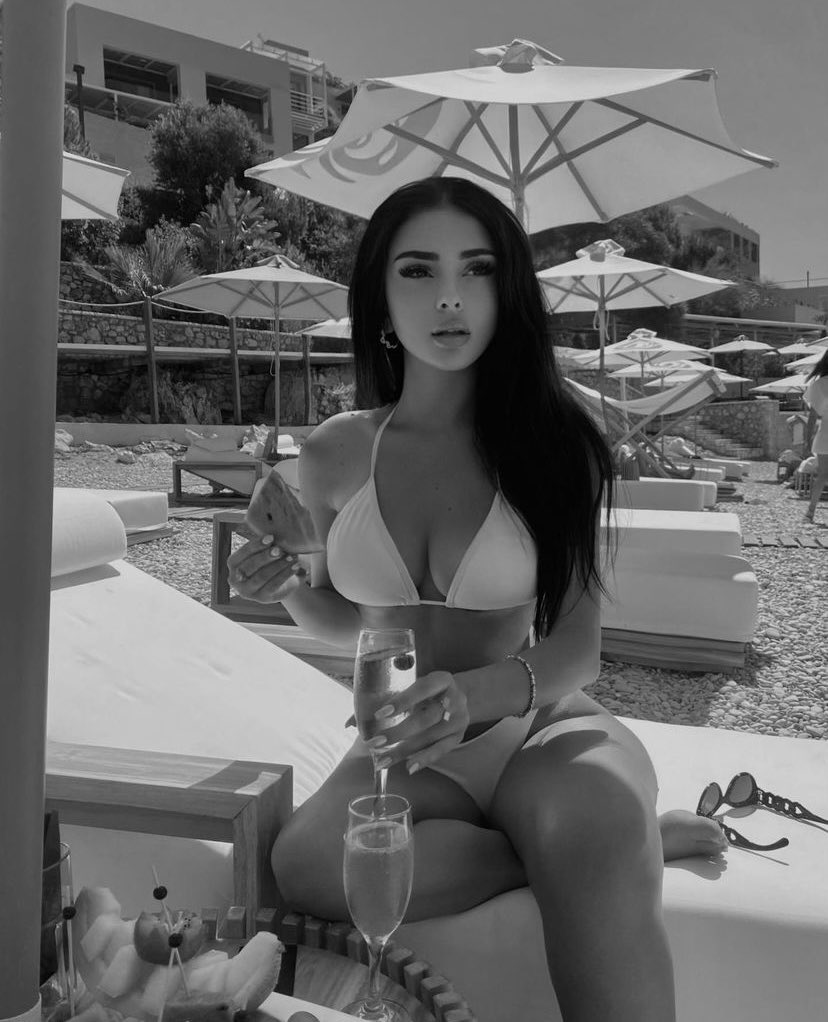 egaislamii's tweet photo. All white 🤍👀 https://t.co/t5IgsU9Obu