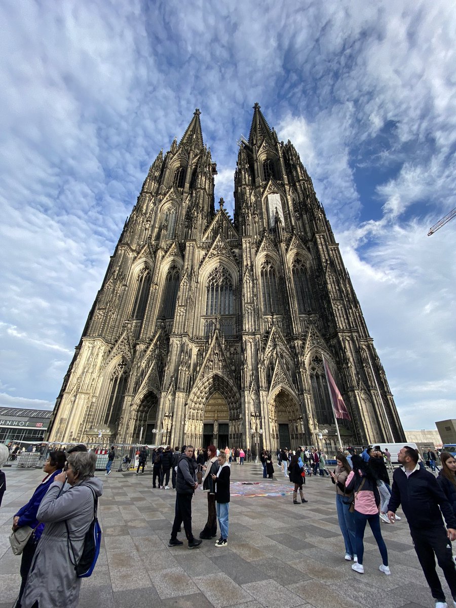 Well it’s a fond farewell to #ISHL13. Take homes:
• Young cHL: cure rates 👍, now need to tailor Rx with TARC &amp; ctDNA
• Older cHL: PD1-based the way forward but need to ⬇️ chemo burden to⬆️ tolerability
• lots to learn from ctDNA based biology. 

Here’s to ISHL14!