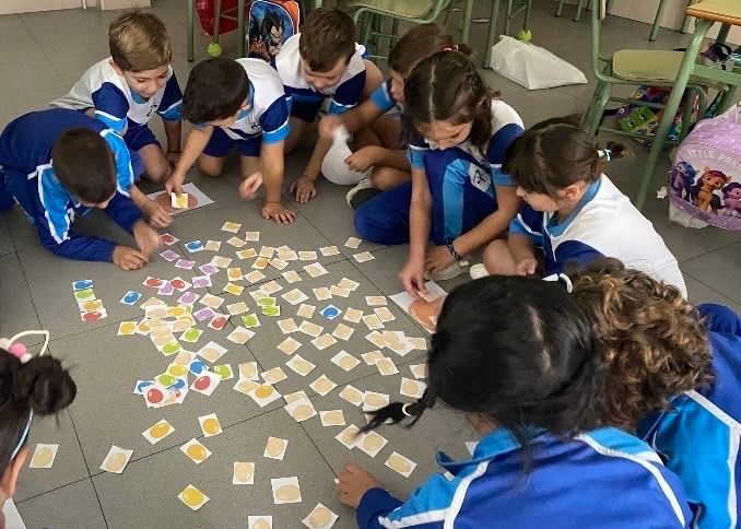 ¡A LLENAR EL NIDO! 🪺Los alumnos de 1º A practican matemáticas 🧮 a través de un divertido juego con el que también fomentan el cuidado de nuestro entorno🏡 y los seres vivos🐛.  #consolacióneduca #villacañas #Auténticos