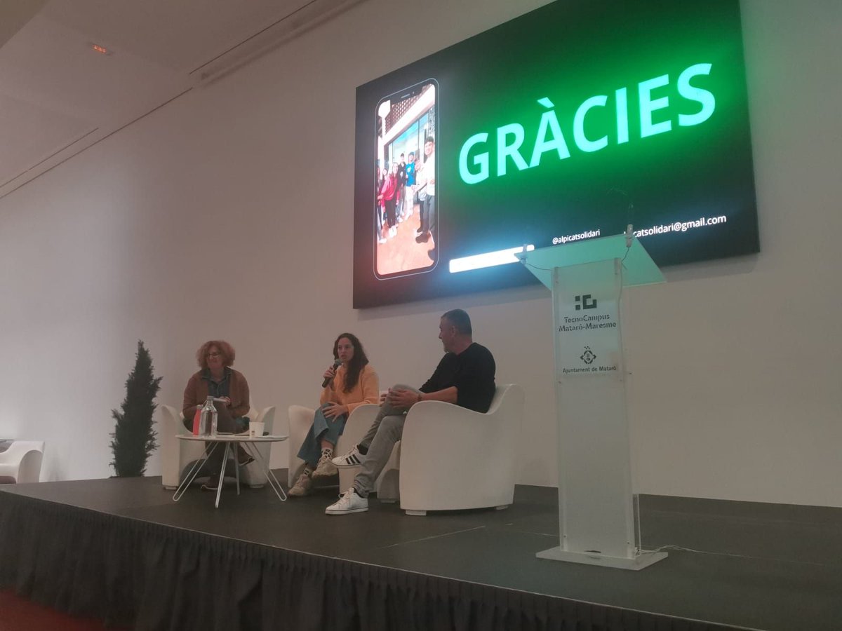 🎉 Joves Solidaris a la V Trobada Canviar l’Educació per Canviar el Món! 🌍

✨ Una oportunitat increïble per compartir, descobrir i crear noves sinèrgies 💪

🌱 Estem molt agraïdes a tothom qui ha fet possible aquesta jornada de compartir sabers i experiències 💚