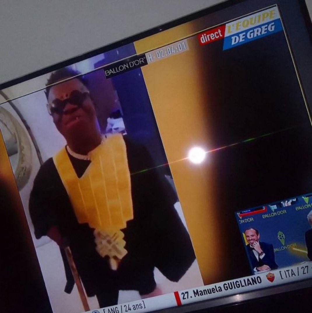 UTDTrey's tweet photo. Embarrassing behavior @ballondor https://t.co/yWW2kvvPIQ
