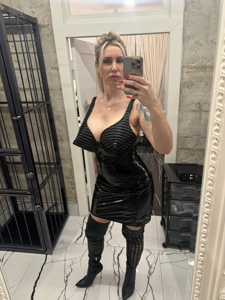 Studio nach der Venus 🍾 die Euphorie hat noch einen rausgehauen. Haha und ich hatte so viel Besuch 🍾🍾🍾🥳🥳