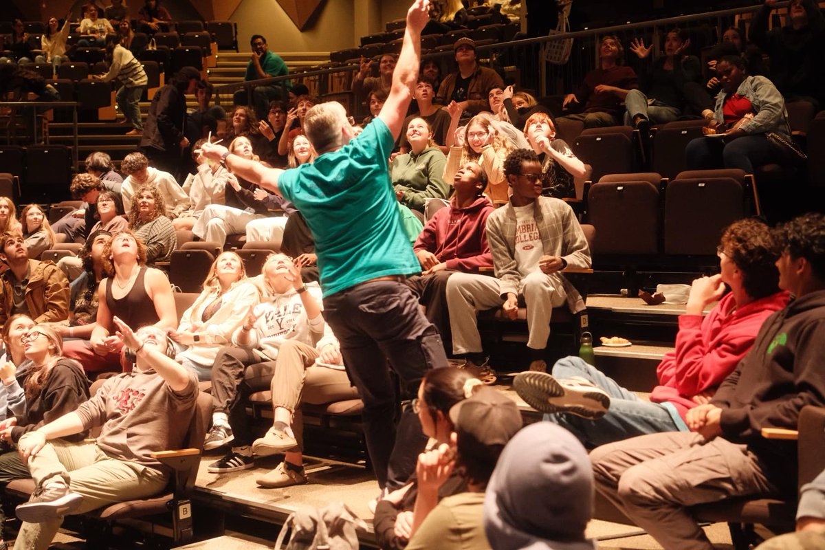 collegeboreal's tweet image. #SVAM : nous avons accueilli vendredi 12 écoles du grand Sudbury pour une journée riche en découvertes! Un grand merci à ces écoles, aux conseils scolaires, à l’équipe Boréal, et aux centaines d&apos;élèves qui ont fait de cette journée un événement mémorable! 💚
#UnChoixQuiChangeTout