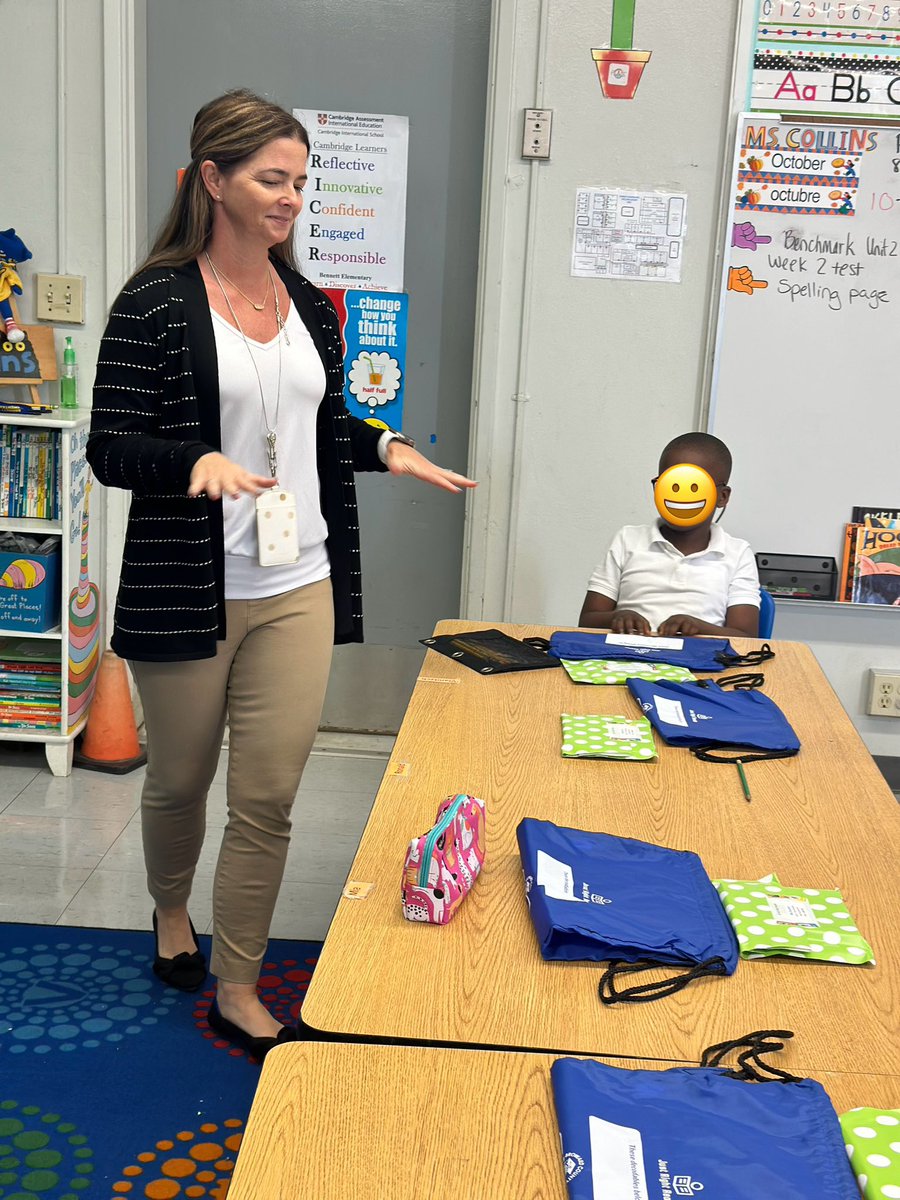 SWalstine1's tweet photo. Our K-2 students took home a set of books that are just right for them. Thank you Jamie Ferguson for visiting and being apart of the Just Right Readers launch. 
@browardschools @Bennett_ES @JustRightReader @MelissaHoltzELD https://t.co/AMl92PamGP