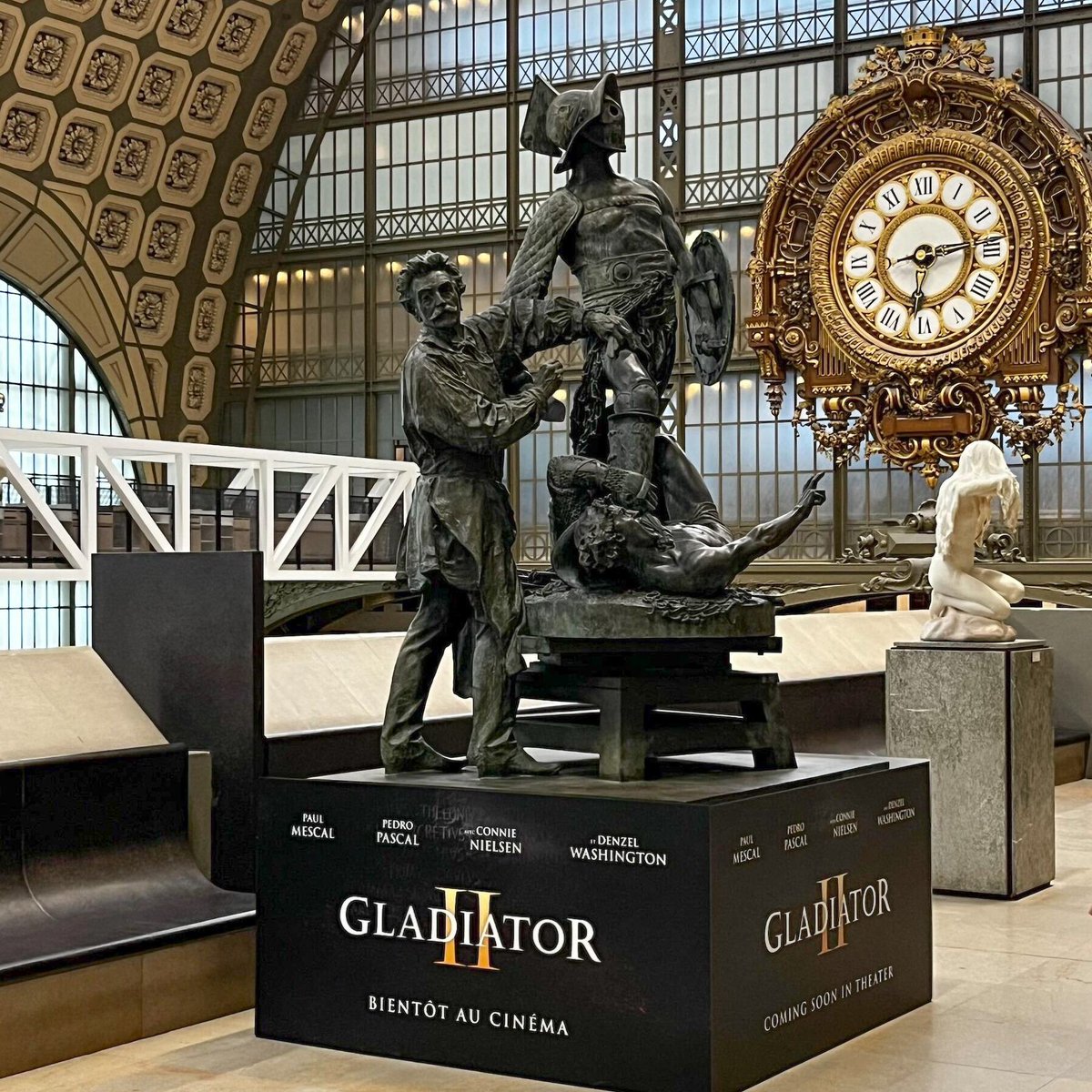 MuseeOrsay's tweet photo. Le saviez-vous : le tableau "Pollice Verso" (1872, @phxart) de Gérôme a inspiré Ridley Scott pour son film #Gladiator" en 2000.
Alors en attendant la sortie de "Gladiator II" au cinéma, clin d’œil à cette artistique avec notre sculpture "Gérôme exécutant les gladiateurs". https://t.co/U68rnYulfw