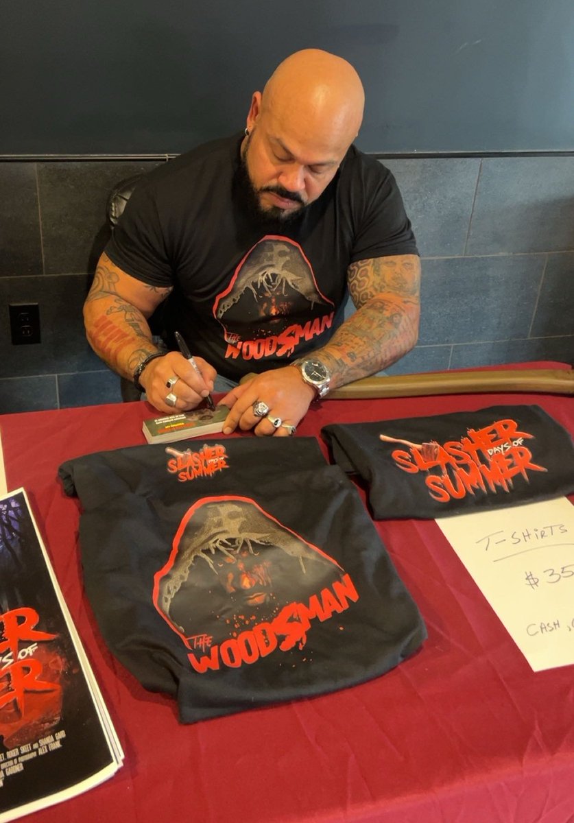 ejb8274's tweet image. A thread with pics from our screening of Slasher Days of Summer: Director's Cut!! Thank you to everyone who attended and supported!!
The Woodsman approves!! 🖤🩸🪓
#SlasherDaysOfSummer #TheWoodsman #HorrorMovie #Comedy #NewRelease
