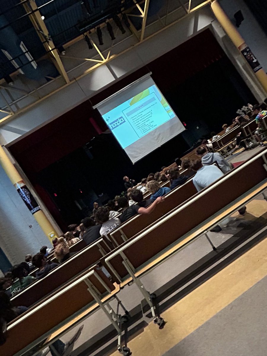 TheresaCommons's tweet photo. Titans Did you know that you can sign out more than just books from Belleville Library?  lifejack, movies, music, instruments, park passes &amp; more! You can become part of their teen volunteer program. Thank you to BPL for your visit &amp; talk to our 9's &amp; 10's. @alcsb @BellevillePL https://t.co/ChrkXNnMwy