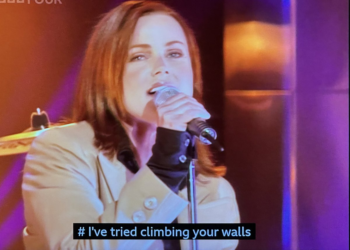 Lisekit's tweet image. #1996watch It’s no secret that #TeamSofa is very pro-Belinda, but this song (Always Breaking My Heart)is far from her best and from the outfit it appears she’s running late for the annual conference of mid-Western real estate agents.