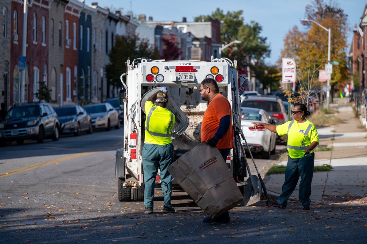 BaltimoreMONSE's tweet photo. Over the weekend, #teamMONSE joined @MayorBMScott for his annual fall cleanup, working to keep Baltimore’s neighborhoods clean and beautiful! Thank you to all city agencies and volunteers who showed up to help make a difference in their community. #BaltimoreCleanUp https://t.co/rovxLib2WV