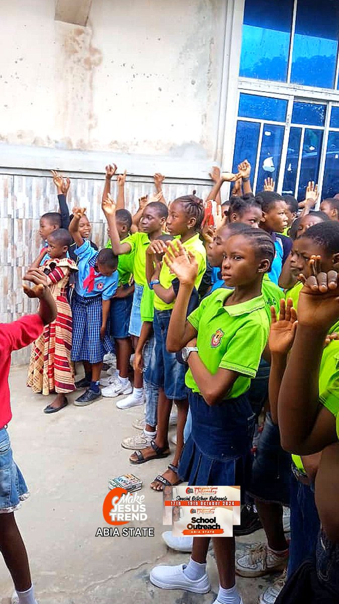 MakeJesusTrend1's tweet photo. MJT ABIA did something for Jesus that is so amazing! They took the gospel of Jesus to the school!🔥🙇🏽🙏

It's so beautiful to see the young ones turning their hearts to JESUS!🥰
God bless Make Jesus Trend 
God bless MJT ABIA

#MakeJesusTrend #trendingnow #HallelujahChallenge2024 https://t.co/RjJwqlAYMf