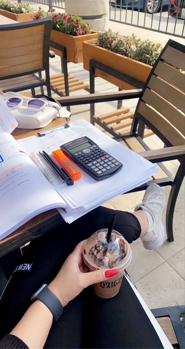 حل اختبارات حل اسايمنت مشاريع تخرج بحوث برزنتيشن برمجة حل واجبات علوم اداريه