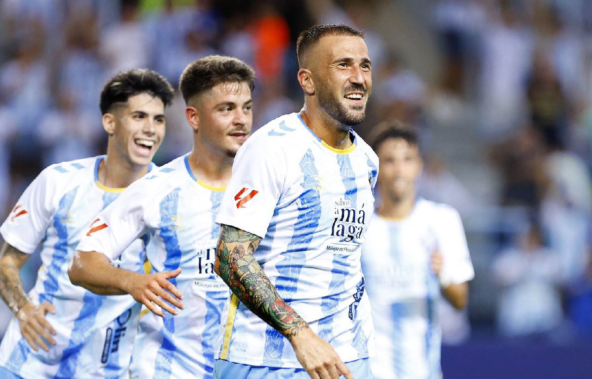 susuelinho's tweet photo. 🚨 BREAKING: Dioni Villalba will NOT travel to Paris as Málaga CF know he will NOT win the Ballon d’Or.

No one from Málaga will attend the ceremony. No Jose María Muñoz, no Dioni, no Sergio Pellicer, no Kevin Medina. https://t.co/fDxi5KhBKX
