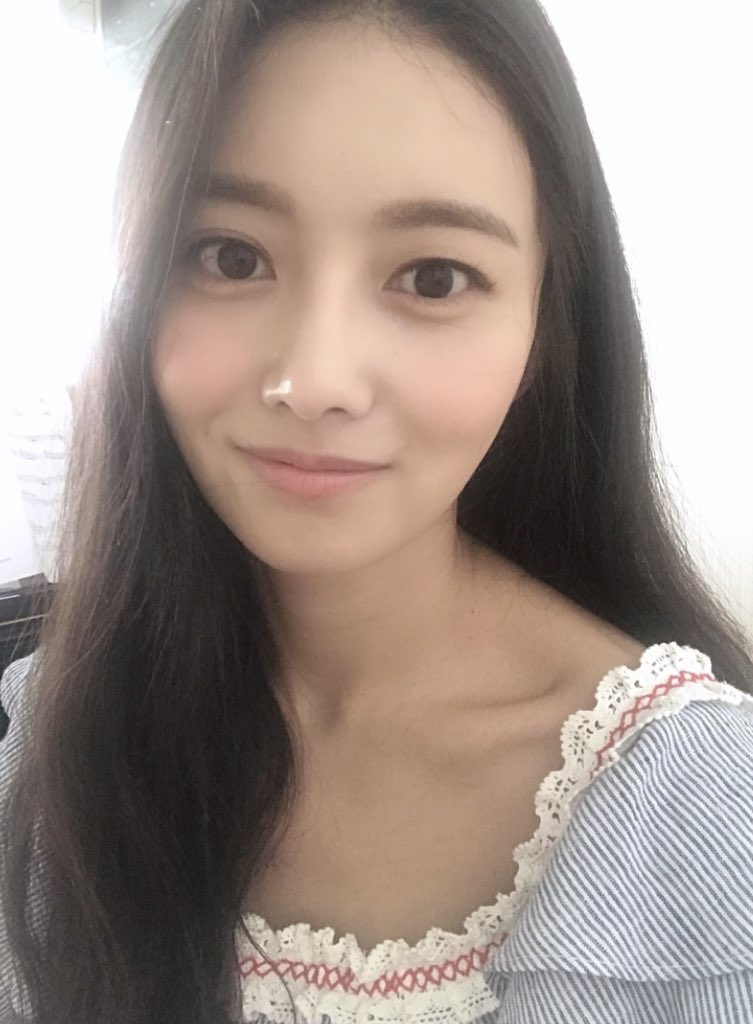 limmy7u's tweet photo. 𝐇𝐚𝐩𝐩𝐲 𝐁𝐢𝐫𝐭𝐡𝐝𝐚𝐲 𝐭𝐨 𝐋𝐢𝐦 𝐇𝐲𝐞 𝐲𝐨𝐮𝐧𝐠

가을을 품고 겨울을 맞이하며 태어난
임혜영 배우의 생일을 진심으로 축하합니다 … 🤍
태어나줘서,
존재해줘서,
팬들에게 좋은 기억을 선물해줘서
진심으로 감사드려요!!! https://t.co/D7FApw96UF