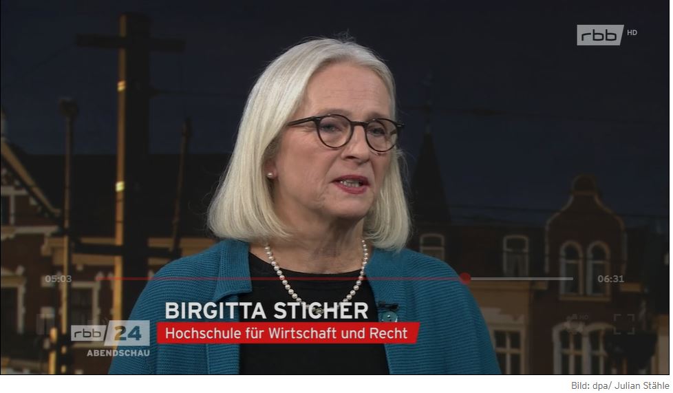 Im #Katastrophenfall stoßen #Sicherheitsbehörden in #Berlin an ihre Grenzen, sagt #Polizei-Psychologin Prof. Dr. Birgitta Sticher #HWRBerlin u. fordert Vorbereitung u. kompetentes Personal in den 12 Bezirken 🎦 rbb-online.de/abendschau/vid… (ab min 3:18) <a href="/Berliner_Fw/">Berliner Feuerwehr</a> <a href="/polizeiberlin/">Polizei Berlin</a>