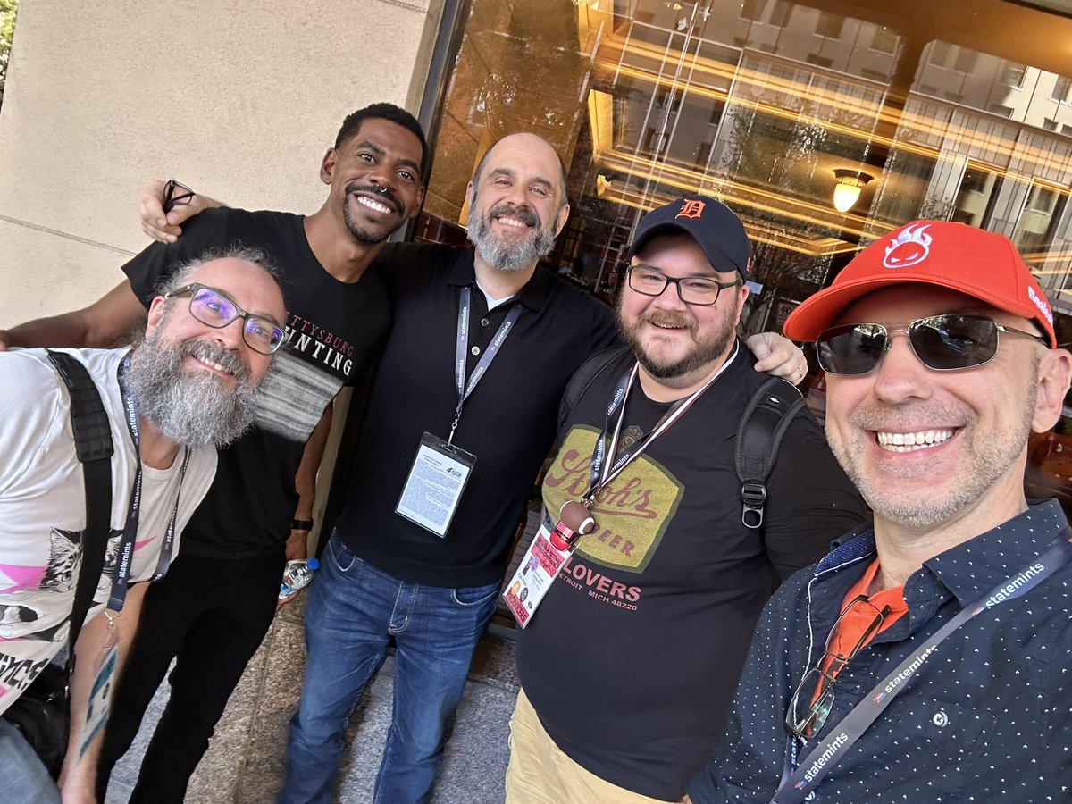 Met Craig Mazin (<a href="/clmazin/">Maker Hundred</a>) walking down the sidewalk at #AFF31. I got to tell him he wrote one of my favorite episodes in television history: The Last of Us, Ep 3, Long Long Time. Such an honor we got to take a pic with this beacon of light in the screenwriting community