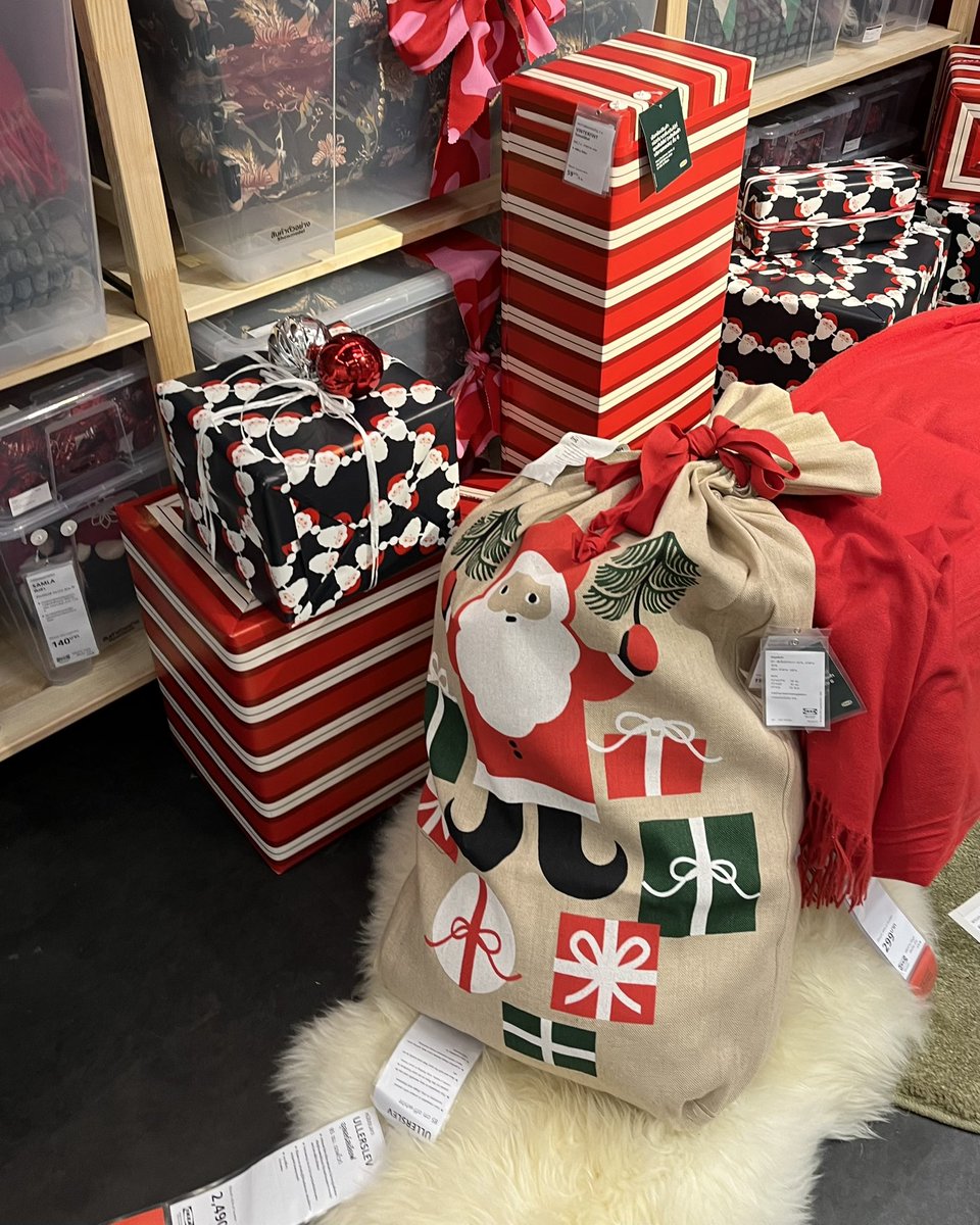 Christmas plans: IKEA date 🌲🖍️
