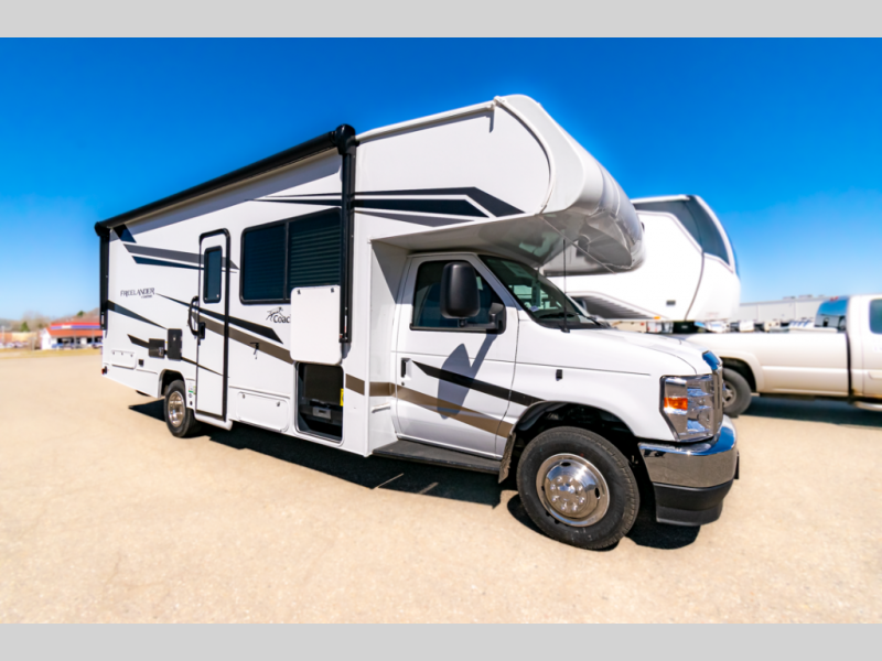 👻 Check out this Wicked Good Deal 💻 rpb.li/rNQjH on the New 2025 Coachmen RV Freelander 26DS! This gas-powered Class C is 27 ft, sleeps 8, and has 2 slides! Travel in comfort &amp; style on your next adventure. 🗺
🌟 Only $105,990
#GillettesInterstateRV #Travel #RVer