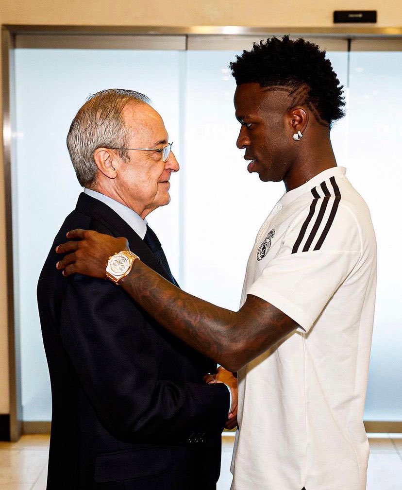 theMadridZone's tweet image. 🚨 Inside Real Madrid, they say: 

“If the criteria for the award did not declare Vinicius the winner, the same criteria should declare Carvajal the winner. Since that was not the case, it is clear that the Ballon d'Or and UEFA do not respect Real Madrid. Real Madrid will not be…