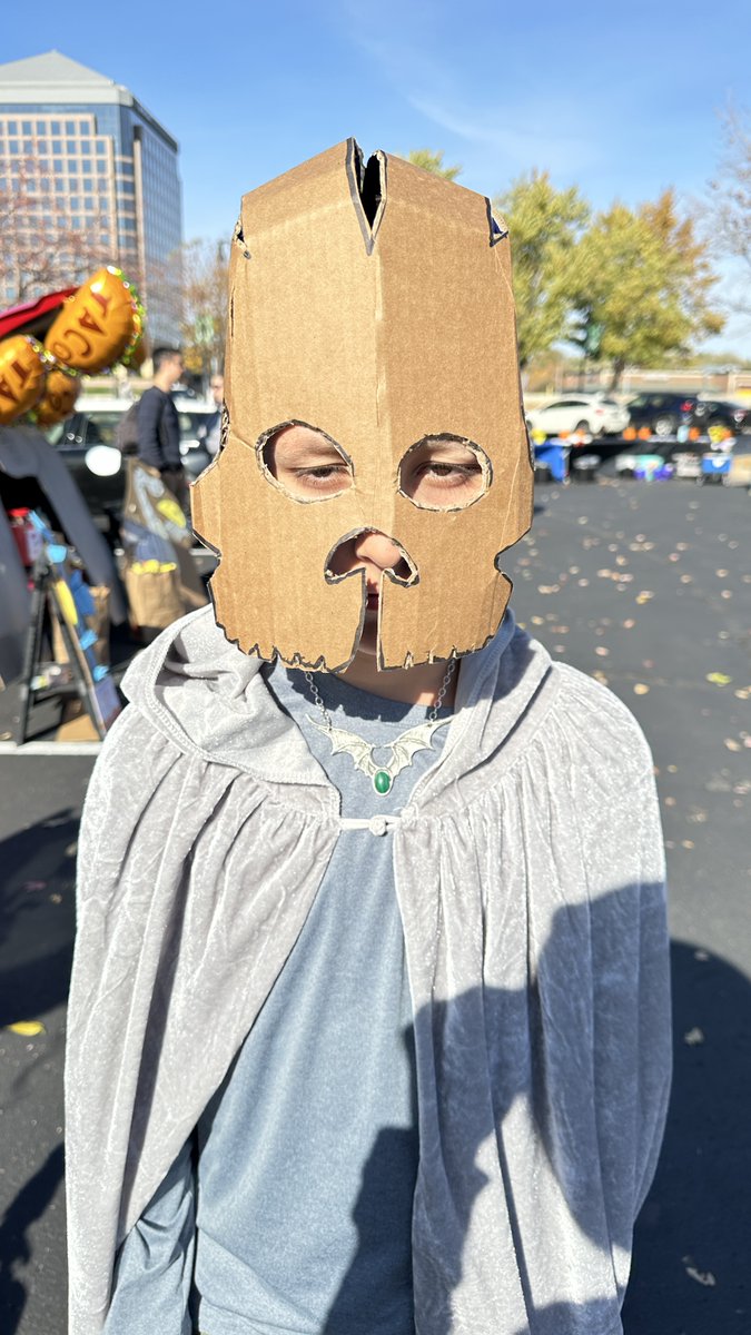 GrovesLearning's tweet photo. 👀👻 We loved seeing everyone who came out for the fun and candy at yesterday’s Trunk or Treat event! #GrovesLearning #trunkortreat @nystromcounseling https://t.co/hrTPR6hu1O