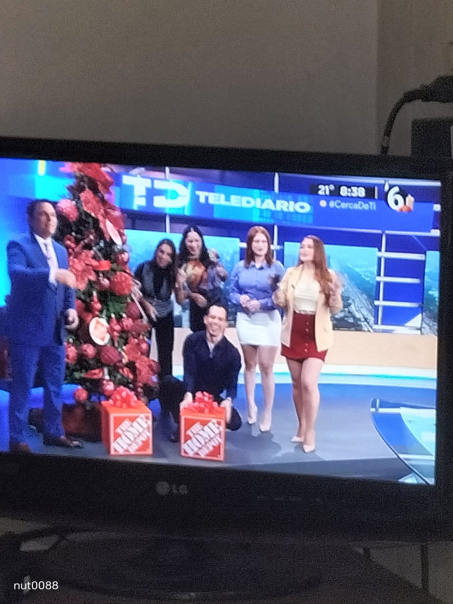 Kishetoska's tweet photo. @telediariomty me da gusto que sean los primeros en navidad, pero que tristeza que no sean los únicos en realizar y mostrar muestras tradiciones como el altar de muertos, serían los únicos en hacerlo. https://t.co/UUjsCUq1u9
