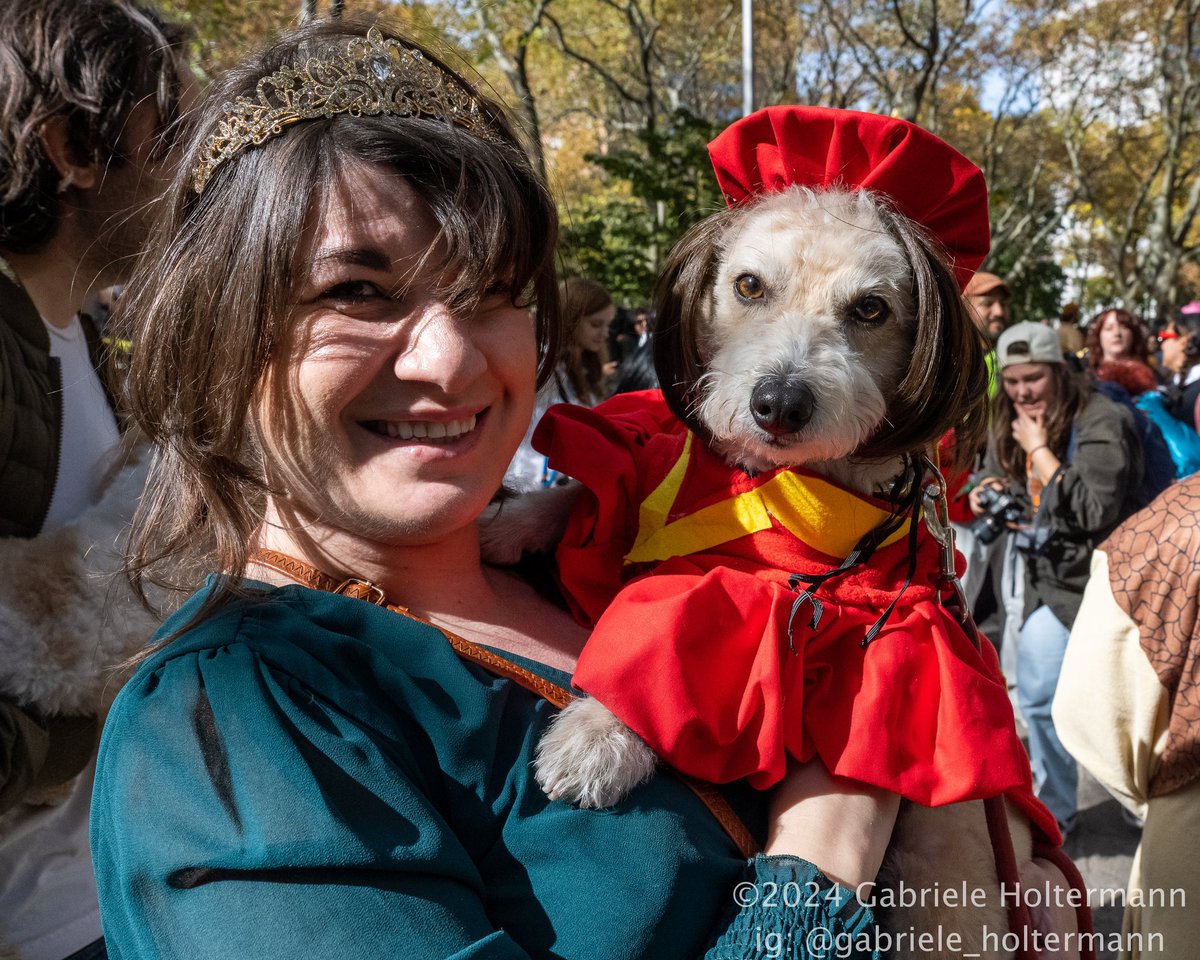 GabyLikesPhotos's tweet image. Dogs truly are therapeutic. Fun assignment for @brooklynpaper covering the #GreatPUPkin #dogcostume contest, receiving loads of puppy love. Follow link for more cuteness overload pics and story. #PupsOfBrooklyn #Halloween
