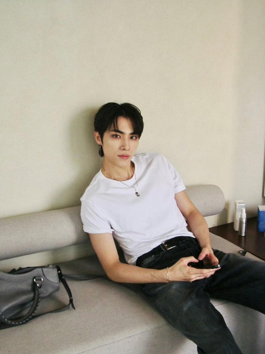 Xiaojun. tweet media