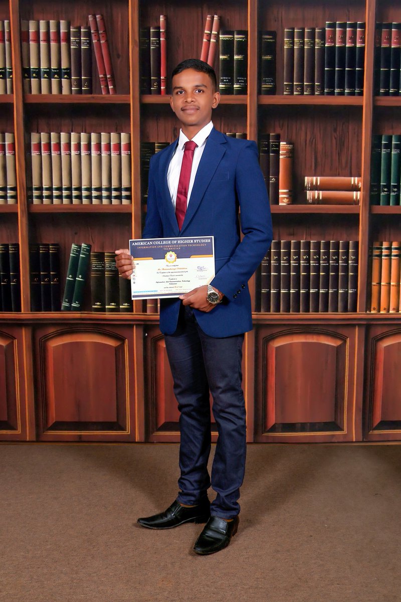 itz_abilashrio_'s tweet image. 𝗟𝗲𝘁 𝘆𝗼𝘂𝗿 𝗱𝗿𝗲𝗮𝗺𝘀 𝗯𝗲 𝘆𝗼𝘂𝗿 𝘄𝗶𝗻𝗴𝘀 🩷🖊️🕊️

🤏🏻 𝗴𝗿𝗮𝗱𝘂𝗮𝘁𝗲𝗱 𝗶𝗻 𝗶𝗻𝗳𝗼𝗿𝗺𝗮𝘁𝗶𝗼𝗻 𝗰𝗼𝗺𝗺𝘂𝗻𝗶𝗰𝗮𝘁𝗶𝗼𝗻 𝘁𝗲𝗰𝗵𝗻𝗼𝗹𝗼𝗴𝘆 🖤🎓

#fypシ #srilanka 🇱🇰 #graduationday #graduationceremony #graduate #highlight #bmichcolombo