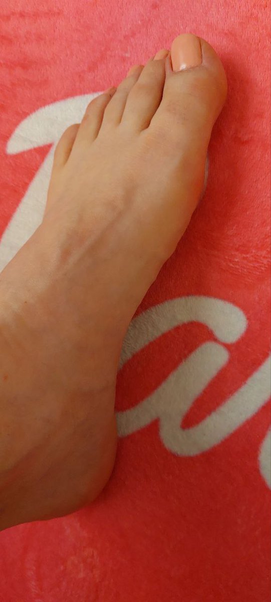 Susy_DominaDita's tweet photo. 🌸 ¡Exhibiendo mis pies recién mimados! 💅 Tres fotos para vosotros: pedicura fresca y esmalte pink que no pasa desapercibido. ¿Listos para admirar cada detalle? 👣✨ #SissySusy #PedicurePerfecto #PinkLovers #FetichePies #MaidLife #sissyespañol
Visite https://t.co/elT05C1sHv https://t.co/jml7LEP7Qc