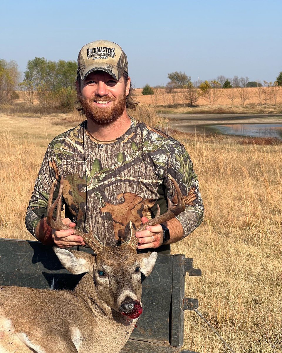 _MikeOrcutt_'s tweet photo. This time it was NOT a squirrel messing around in the woods! #10point https://t.co/aWkxcTAjVn