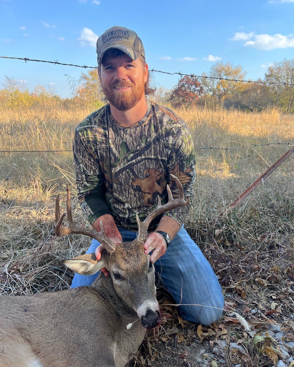 _MikeOrcutt_'s tweet photo. This time it was NOT a squirrel messing around in the woods! #10point https://t.co/aWkxcTAjVn