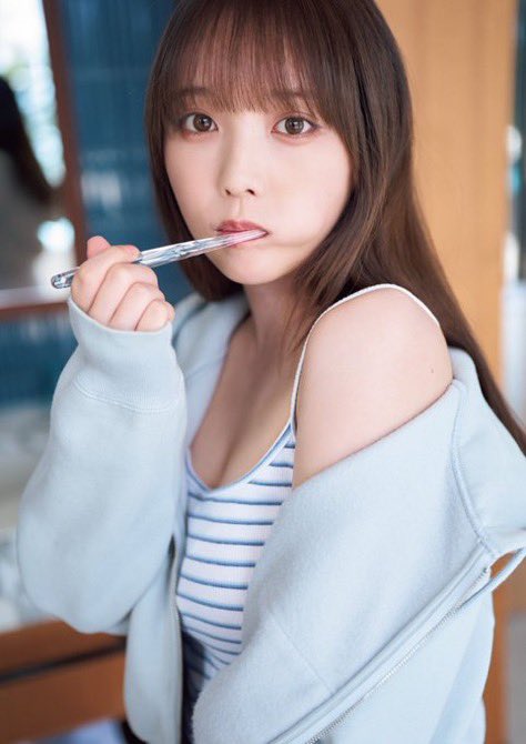 Sakurachuki's tweet photo. 与田に乳がついてるんじゃない
乳に与田がついてるんだ
 #与田祐希 https://t.co/awxIq4bB2v