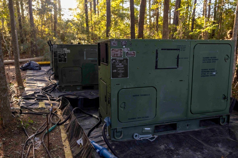 iimefmarines's tweet image. U.S. Marines with Combat Logistics Regiment 27, @2ndMLG, participate in the CLR-27 Regimental Field Exercise on Camp Johnson, North Carolina. 

📸 Cpl. Jessica J. Mazzamuto 

@USMC | @DeptofDefense