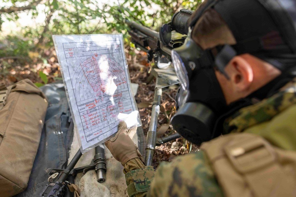 iimefmarines's tweet image. U.S. Marines with Combat Logistics Regiment 27, @2ndMLG, participate in the CLR-27 Regimental Field Exercise on Camp Johnson, North Carolina. 

📸 Cpl. Jessica J. Mazzamuto 

@USMC | @DeptofDefense