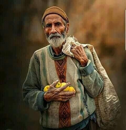agdhdkd1's tweet photo. أنت لا تعرف شيئا عن أحد،ضع هذه الفكرة في رأسك،انت لا تعرف لماذا يغشاهم الهدوء،وأيضا لا تعرف لماذا يبتسمون أو يبكون،لا تعرف سوى ما يقولونه لك.….🤍 https://t.co/0VXN3scxhY