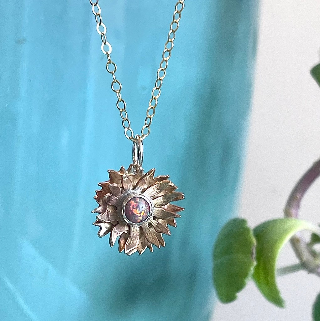 Chloeography's tweet photo. “With you, ordinary moments become extraordinary, and everyday hold a bit of magic.” 
-A wonderfully poetic customer wrote to his special person.

https://t.co/9tQTl5hCGp. https://t.co/0ciajbIDKO