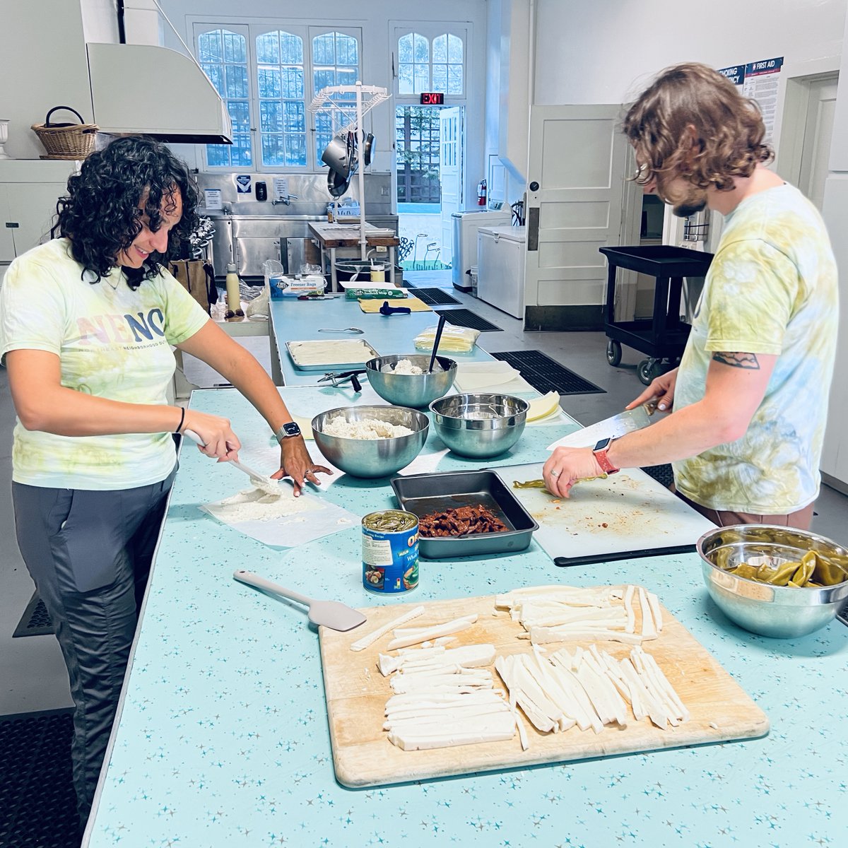 HollywoodUMC's tweet photo. Small but might Saturday tamale making team! We made over 7 dozen tamales to be part of the Sunday meal service that NENO LA delivers to people in need in our community. #NENOLA #CommunityOutreach #ServingNeighbors #BeOfService #hollywood #HollywoodUMC https://t.co/3bGcu3sBqx