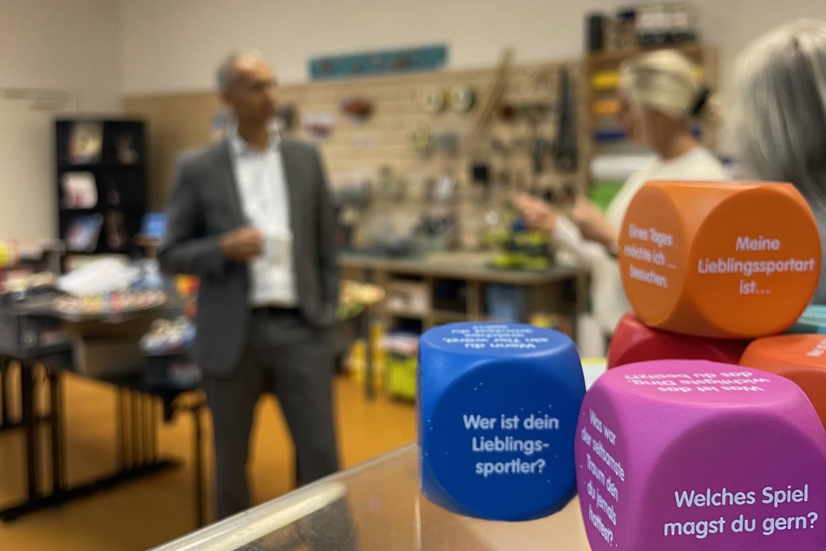 Professionshøjskolen Absalon (@phabsalon) on Twitter photo Inspirerende praktisk undervisning med deltagelsesmuligheder mødte <a href="/mattiastesfaye/">Mattias Tesfaye</a> og <a href="/BUPLFormand/">Elisa Rimpler</a> på Absalon i Roskilde ved dagens besøg først på pædagogudd og dernæst hos Center for Undervisningsmidler (CFU):
phabsalon.dk/om-absalon/nyh… #uddpol Inspirerende praktisk undervisning med deltagelsesmuligheder mødte <a href="/mattiastesfaye/">Mattias Tesfaye</a> og <a href="/BUPLFormand/">Elisa Rimpler</a> på Absalon i Roskilde ved dagens besøg først på pædagogudd og dernæst hos Center for Undervisningsmidler (CFU):
phabsalon.dk/om-absalon/nyh… #uddpol