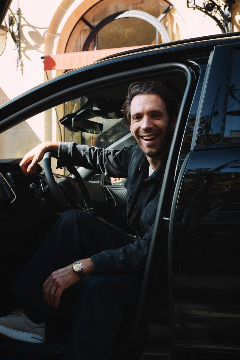 DS_Performance's tweet photo. "I'm starting my 8th season with DS Automobiles and its E-TENSE technology" 🗣️ @JeanEricVergne 
A lasting story for JEV &amp; @ds_automobiles

#DSautomobiles #DSPENSKE #ABBFormulaE #ETENSE https://t.co/fKwX7DMR04