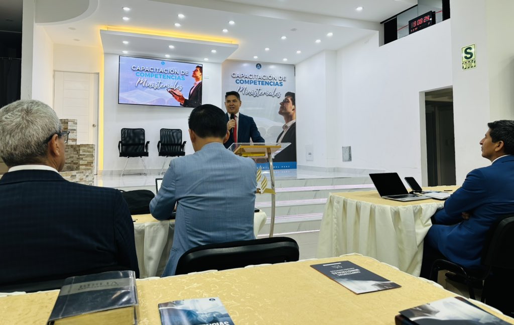 Con las palabras “La mayor excelencia de un pastor Adventista es conocer a Cristo Jesús” (Fil. 3:8) inicia la capacitación de las competencias ministeriales para los pastores de #MSOP #UPSur