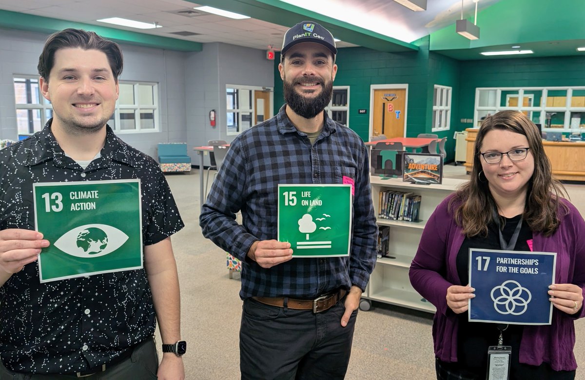 HMSGallagher's tweet photo. @PlanItGeo2012 @ParticipateLrng @WPCOG #UnitingOurWorld HMS students are soaring to new heights with partners WPCG &amp; PlanIt Geo, HMS uses drones to map campus trees. Students will submit tree plots to Urban Forester Rus Warnock, creating a greener, cooler campus. SDGs 13, 15, 17. https://t.co/RavO3Arln8