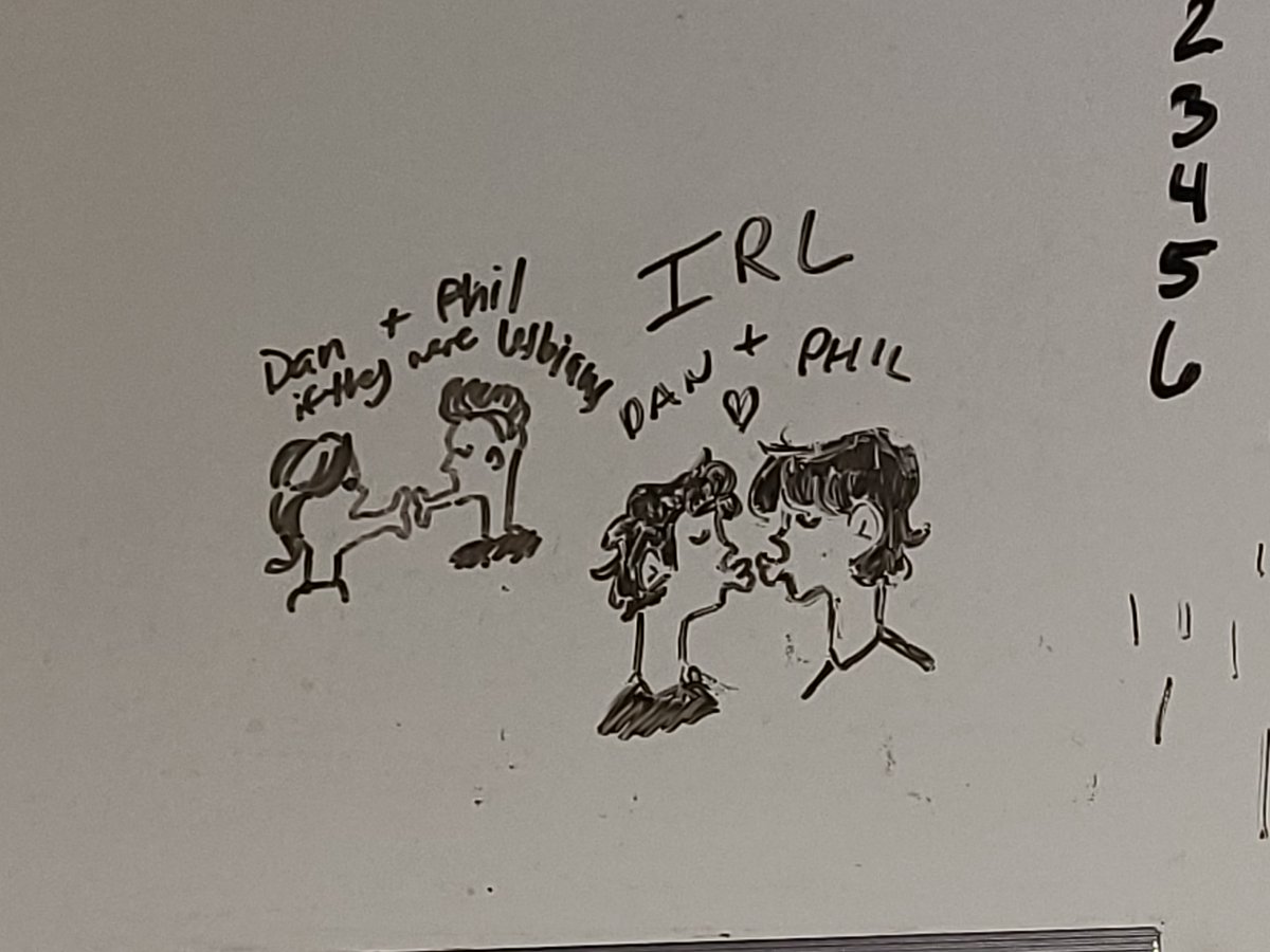 Emberess_'s tweet photo. found in a spot booth at work https://t.co/wx3kLcBND6