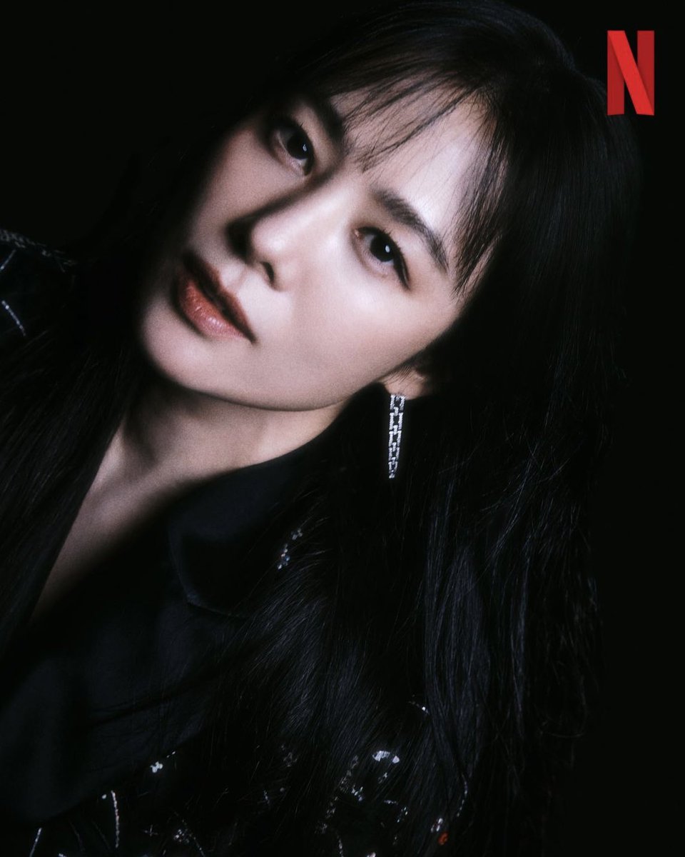 gehllibee's tweet photo. • #Hellbound Season 1
• #JUNG_E
• #TheBequeathed 
• #Hellbound Season 2

#KimHyunJoo #김현주 is definitely Netflix's daughter! ❤️👑 https://t.co/KJBEPaai2e