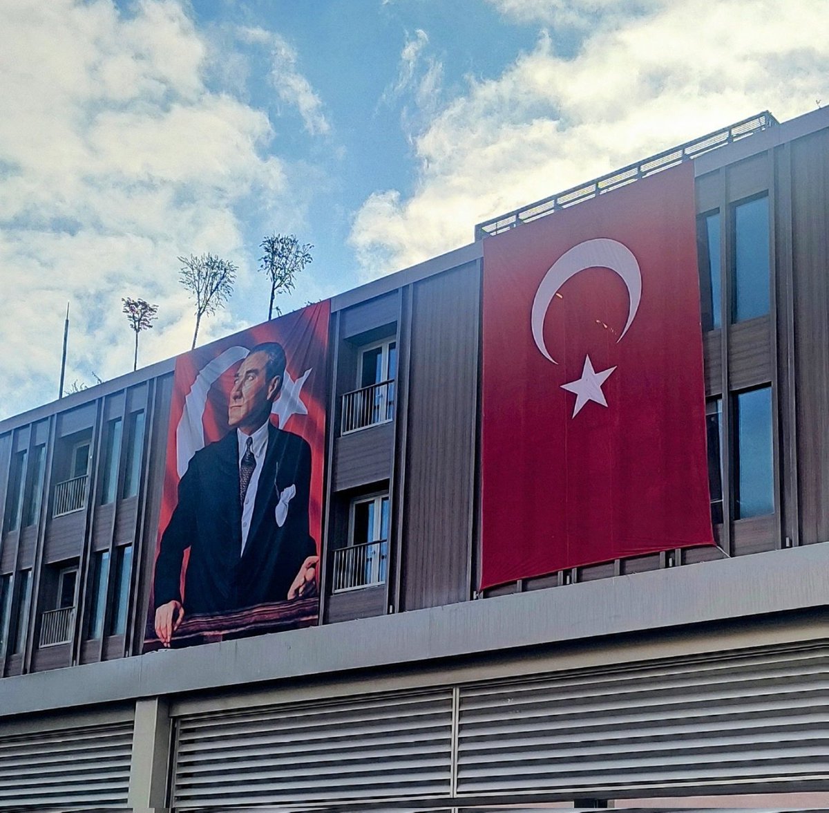 Cumhuriyetimiz in 101. Yıllı kutlu olsun. Yaşasın cumhuriyet
Özcanlar gıda Halil özcan
#29EkimBayrakAsalım