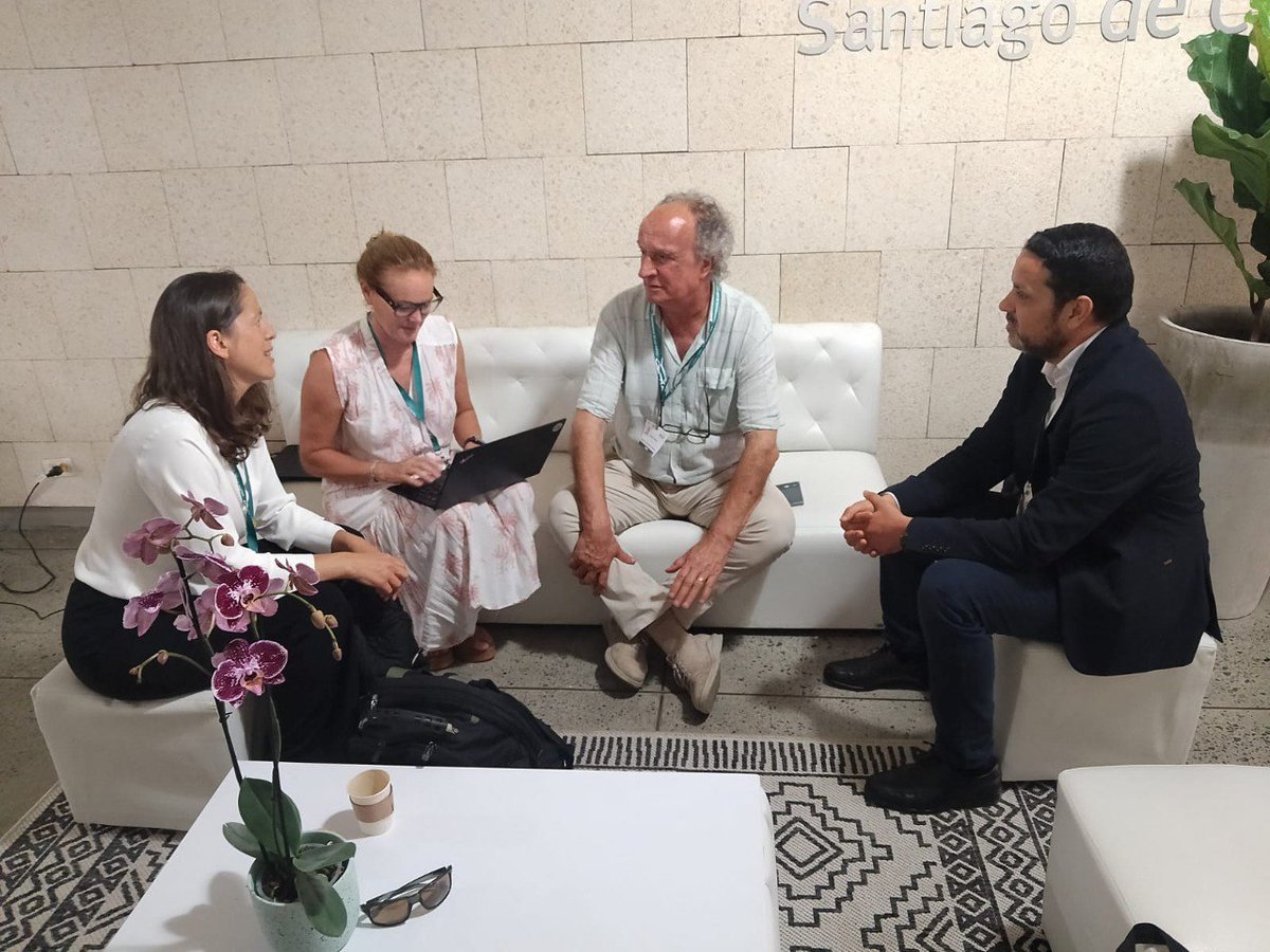 transicioeco's tweet image. 🌍 Fem sentir la veu de Catalunya a la #COP16Colombia: 

🤝 Presentem projectes i casos d'èxit per a la gestió i conservació de la #biodiversitat a la 8a Cimera Mundial de Governs Locals i Regionals #8thSummitCOP16 

🌐 Treballem per l’assoliment de l’objectiu 30x30 per protegir