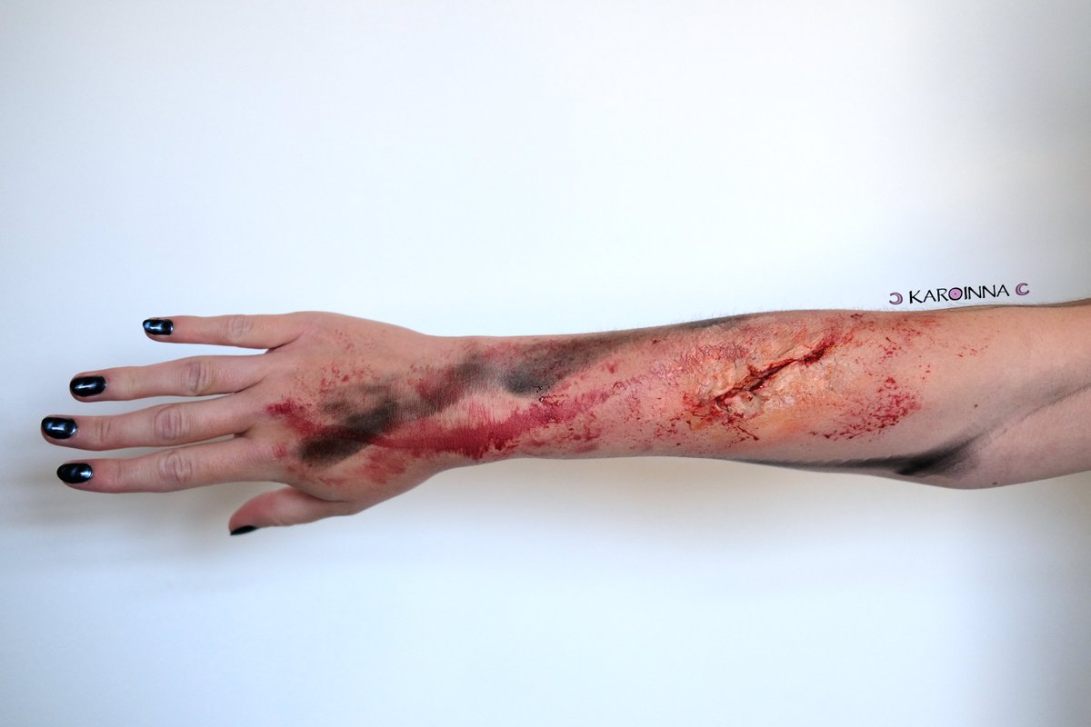 Karoinna's tweet photo. CANNIBAL! FAKE BLOOD & WOUNDS
Had the pleasure to create some SFX magic for Swansea Pole and Aerial's #halloween routine ๐ฅ
Model: Lace Collett
MUA: Heather Akerman
SFX/Neck&arms: @karoinna
#sfxmakeup #fakeblood #fakewound #fakewoundart #sfxbloodymakeup #makeupwounds https://t.co/oik82H1JkV