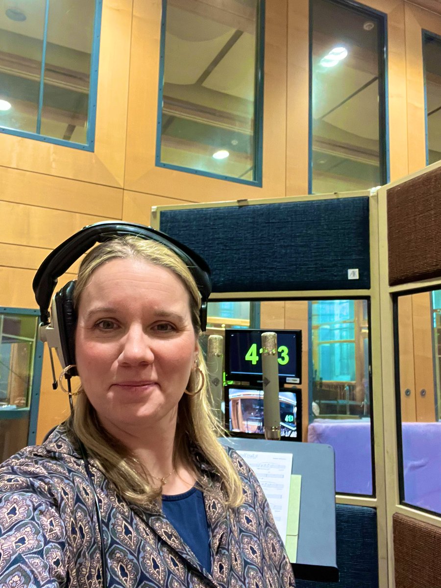 GraceLSDavidson's tweet image. It’s a wrap recording 🎤🎧@wisemandebbie soundtrack for the new BBC1 📺 series of Wolf Hall 2 ‘The Mirror &amp;amp; The Light @AIRstudios this morning. Now it’s straight to @HeathrowAirport 🚕 T5 - Bilbao for me to join  @LOTRConcerts ✈️ 🇪🇸 #busyweek #Monday #October #London #Spain