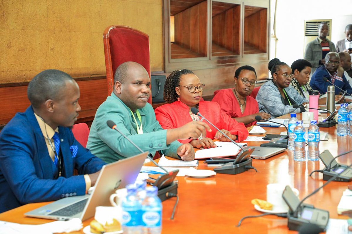 PELUM RS today was happy to join  Tabio, SEATINI  Uganda, BIBA Kenya and  ABN  in presenting a report on  Building a Farmer-Managed  Seed System to the  East African Legislative Assembly members on the  Parliamentary  Committee on Agriculture, Tourism and Natural Resources.