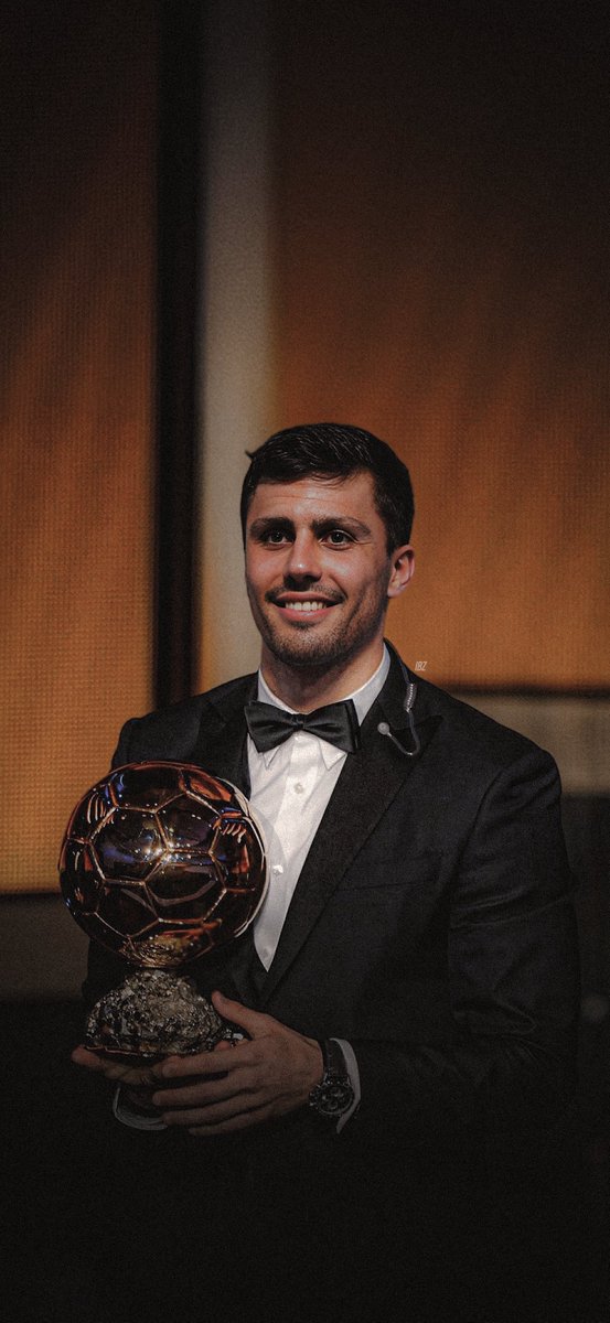 IBZBLUE's tweet photo. ⁴ᵏ Rodri for #BallonDor ✨ https://t.co/BwLSfTpcgS