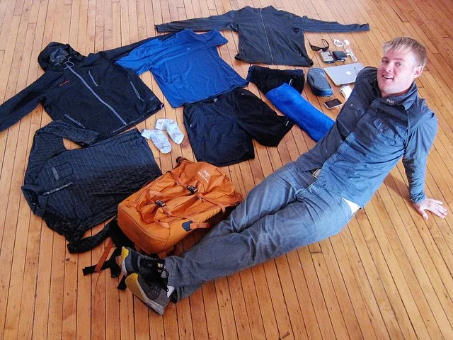 nealtaparia's tweet photo. Look at this guy.

• No car
• No house
• Just 15 items to his name

Yet, he travels 7 months per year and works 4 hours a day.

Here's the secret that made him unstoppable (that anyone can use): https://t.co/rneZ5PfESX