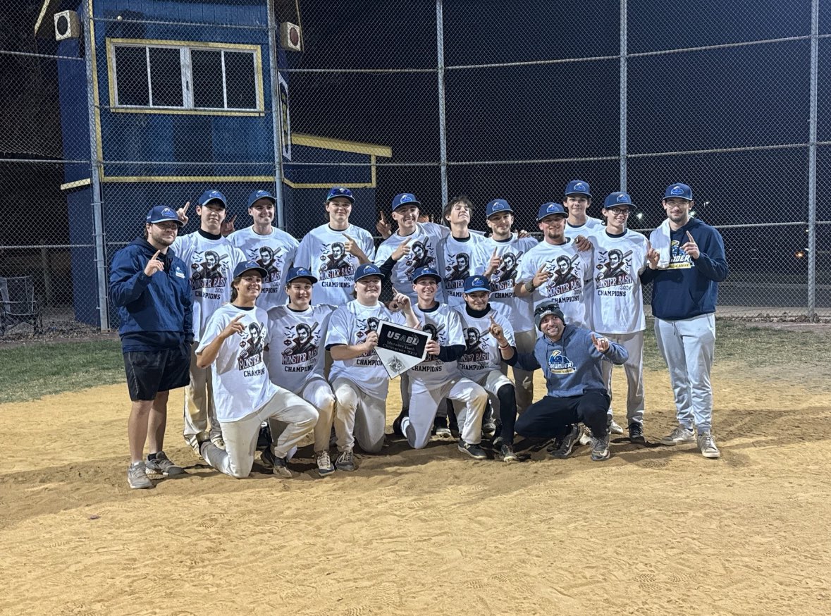 Ended my fall season on a high note going 5-10 with (.500) with 5 RBI’s, 4 runs scored, 3 XBH and 1 stolen base. Our team ended up winning the entire tournament. Now it’s time to focus in on the offseason. #baseball #uncommited #outfield #tournament #senior